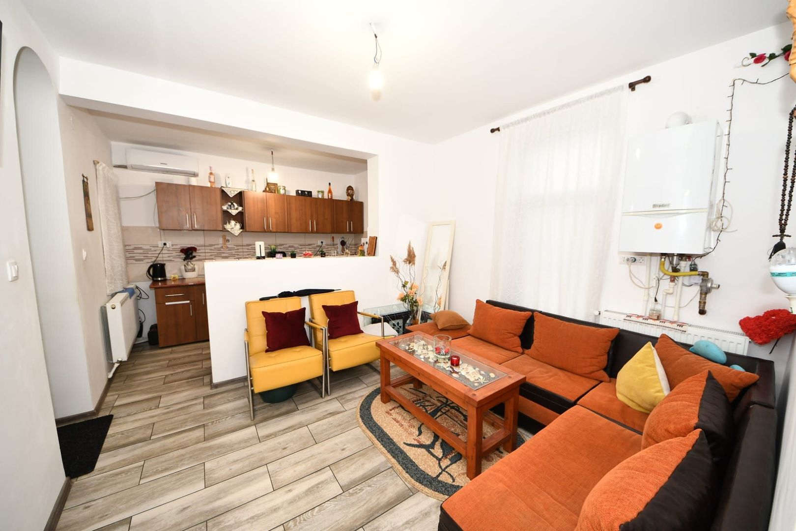 De vanzare casa cu 3 apartamente + anexa 75 mp, Comision 0% - Poză 13