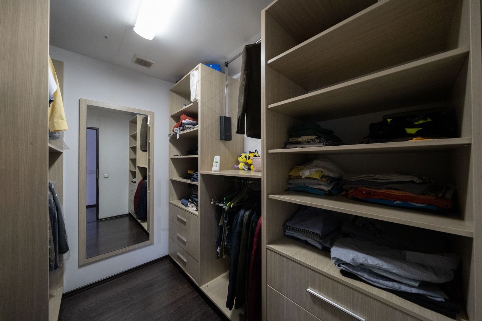 Casa spatioasa 515 mp langa metrou 1Mai - Poză 30