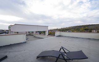 Baza de tenis si constructie moderna - Poză 12