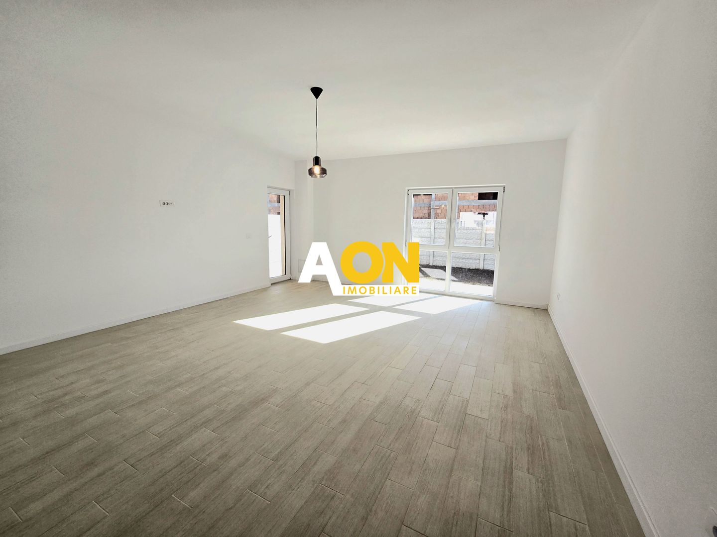 1/2 Duplex, 4 Camere, Ultrafinisat, Zona Alba - Micești - Poză 6