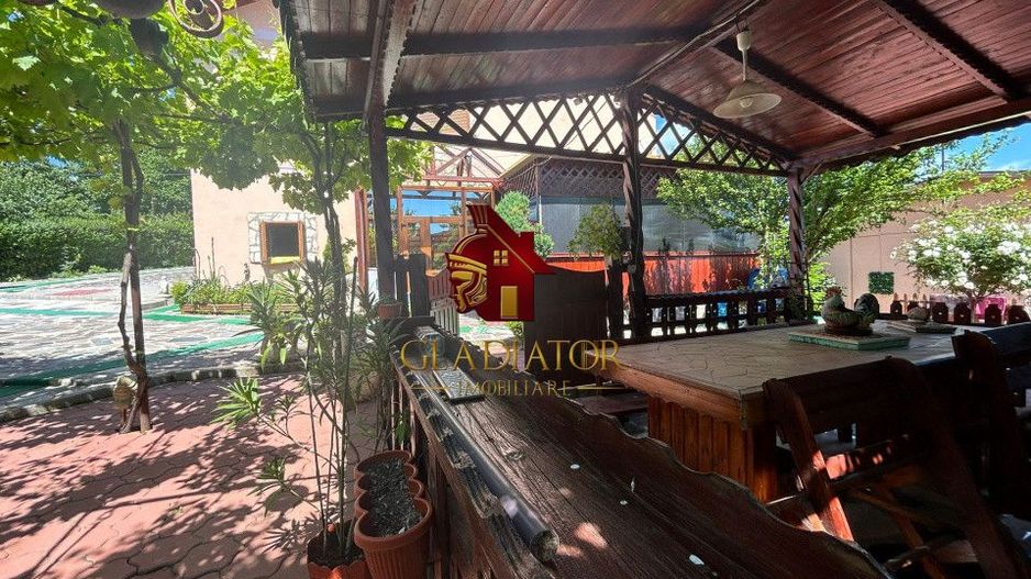 Vila impresionanta Husi + 2835 mp teren, P+1+M, constructie deosebita - Poză 15