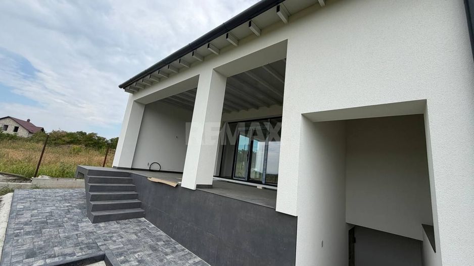 Casă modernă Hi-Tech de vânzare în Budești - Poză 10