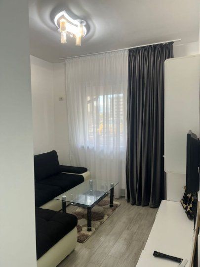 Garsoniera demisol foarte inalt centrala 26 mp - Poză 2