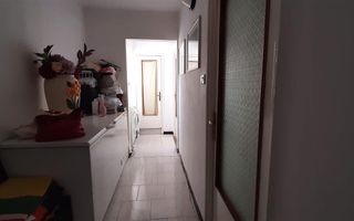 Apartament 3 camere Cetate - Poză 3