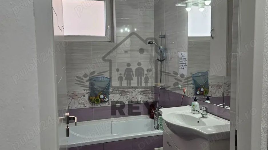 Vand apartament 3 camere in Selimbar - Poză 4