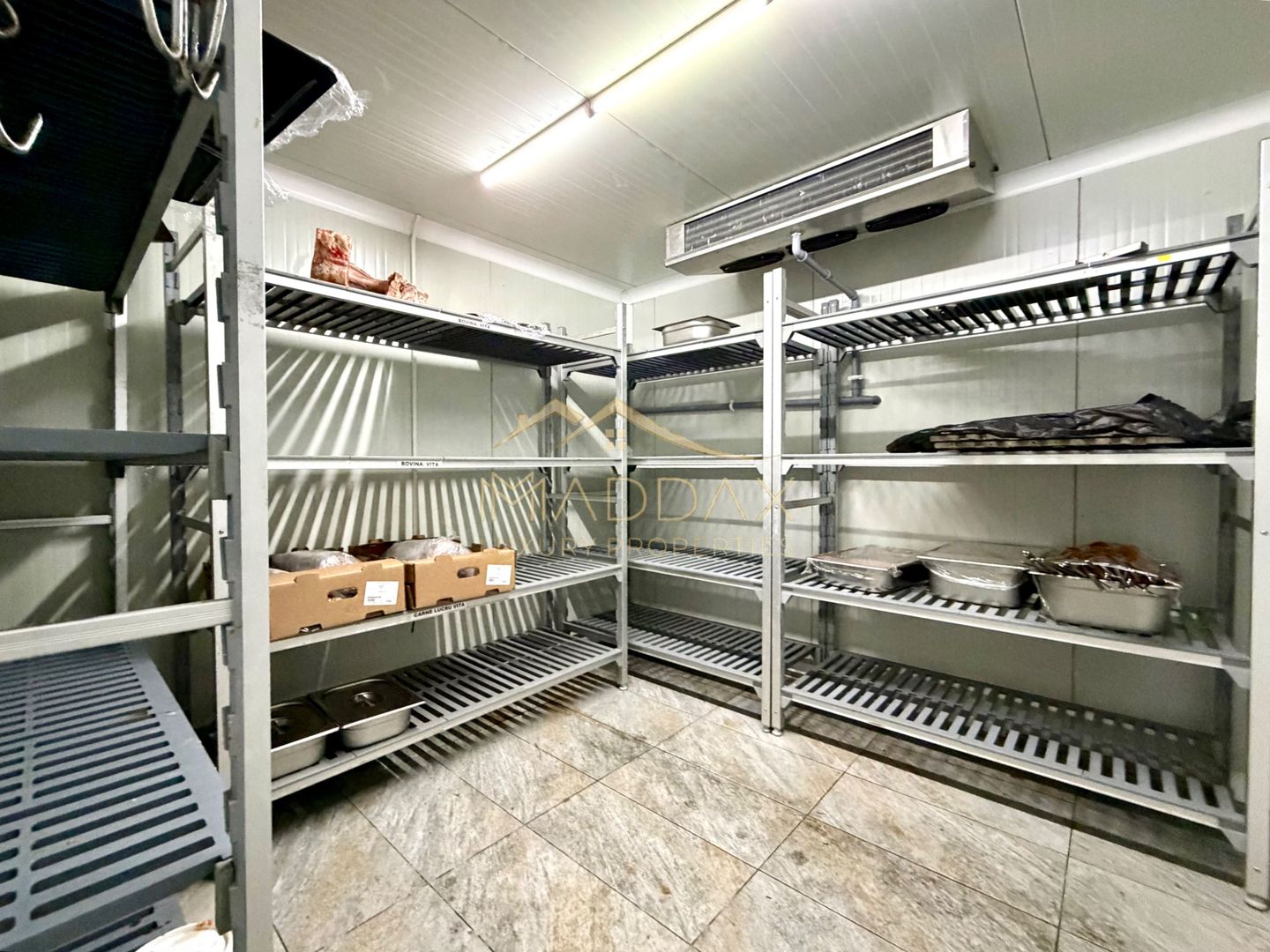 Spatiu Comercial  *731mp* / VAD stradal 31m / 19 locuri de parcare // Unirii - Poză 25