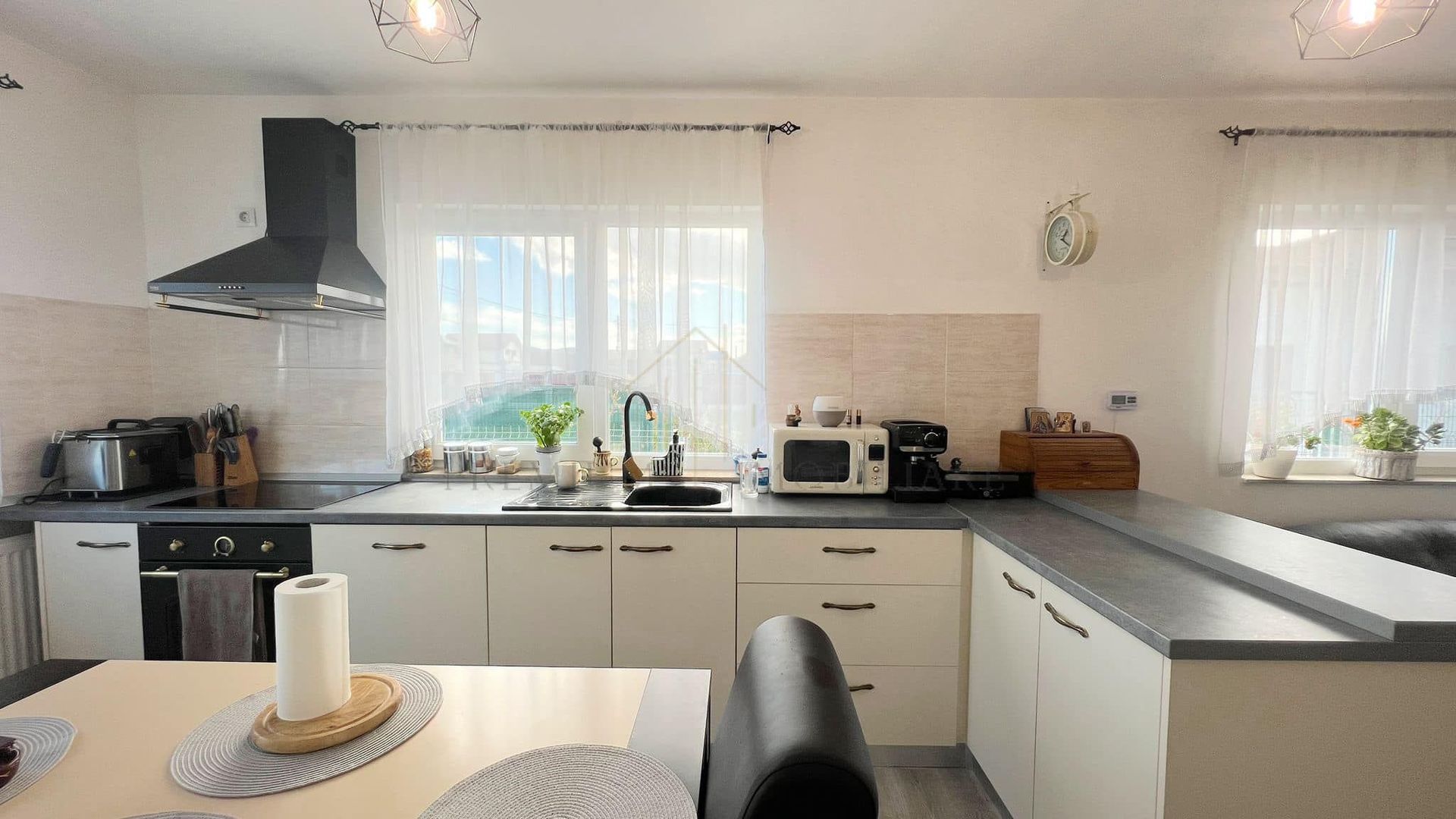 Vila de vanzare Onesti - Cartier Andrasesti - Poză 1