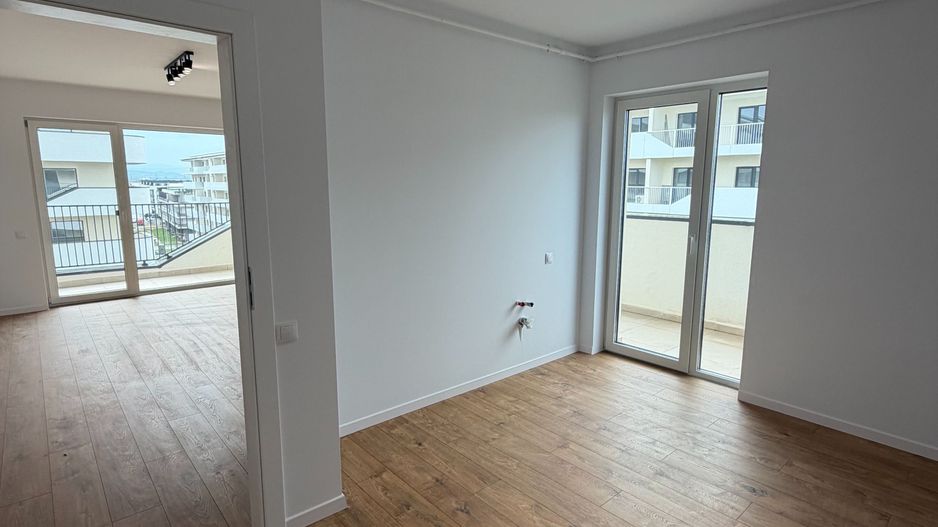 Apartament cu două camere, decomandat, finisat, EROILOR RESIDENCE - Poză 6