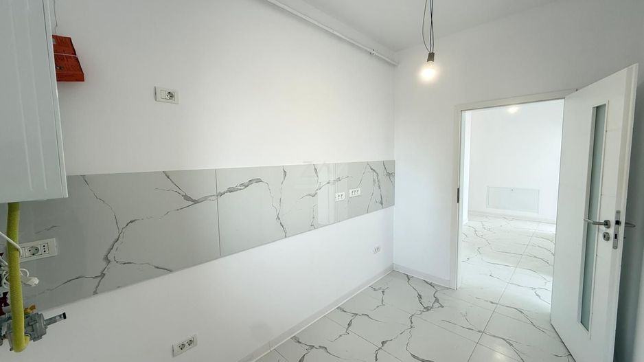 Bloc FINALIZAT la asfalt. Decomandat. 2 locuri parcare. - Poză 5