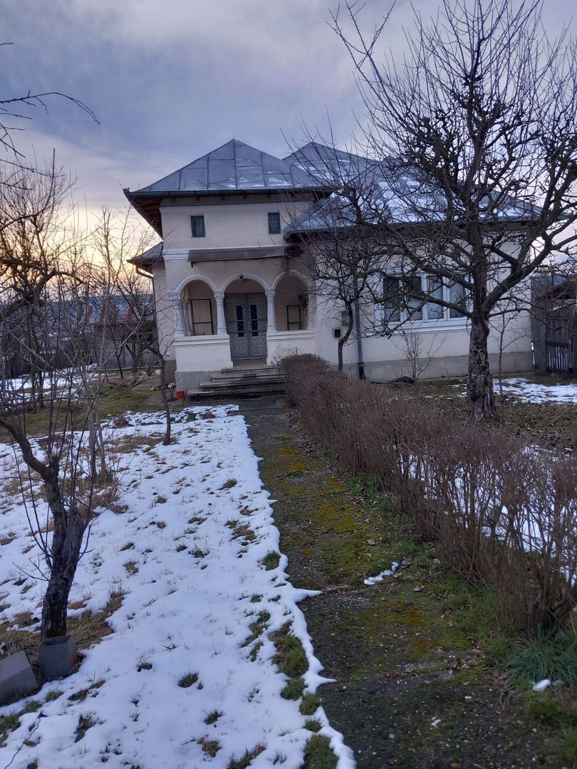 Casă de vânzare în centrul comunei Stâlpeni- Jud.Arges - Poză 2