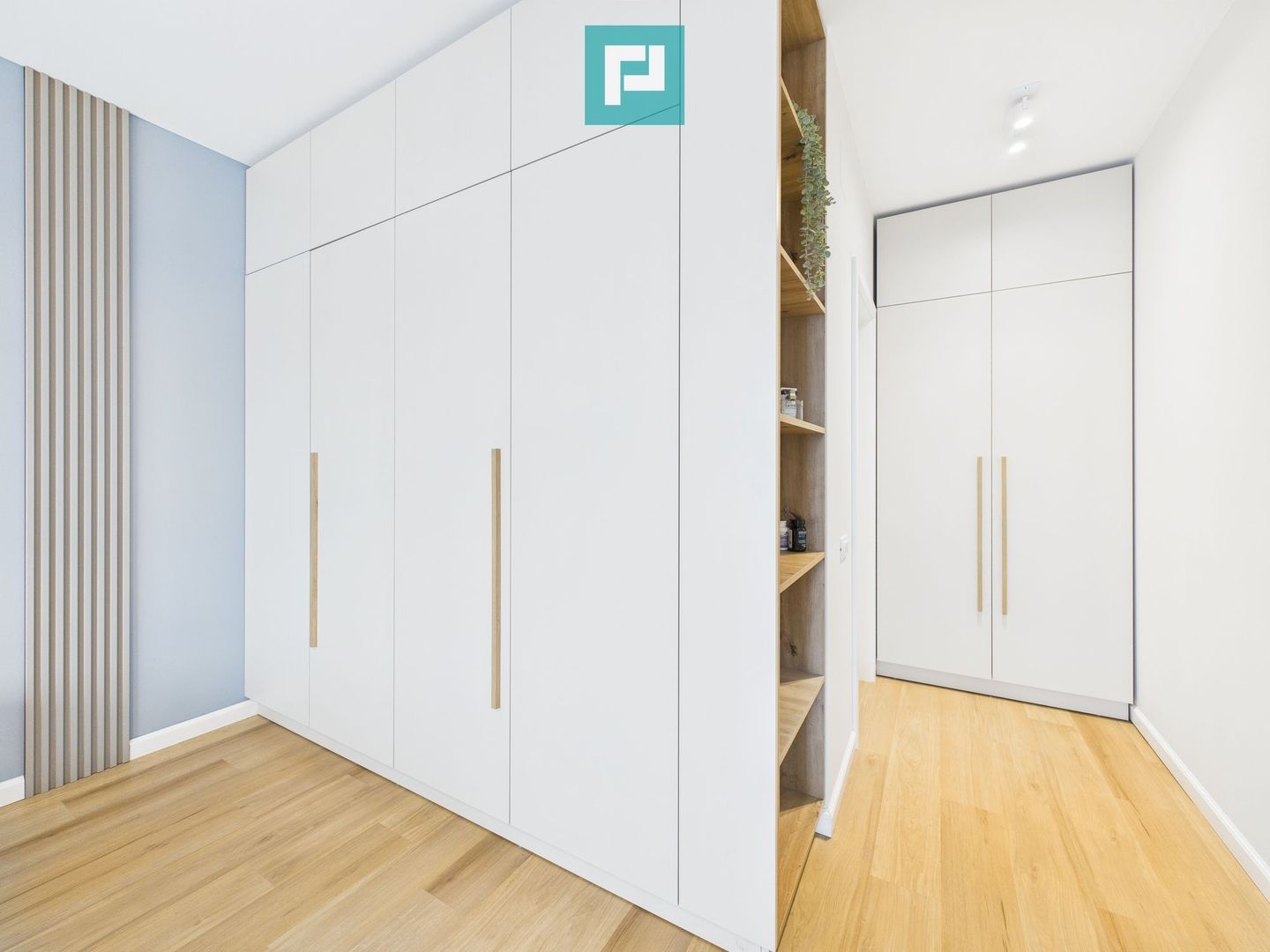 Apartament spațios, vedere și facilități premium - Poză 24