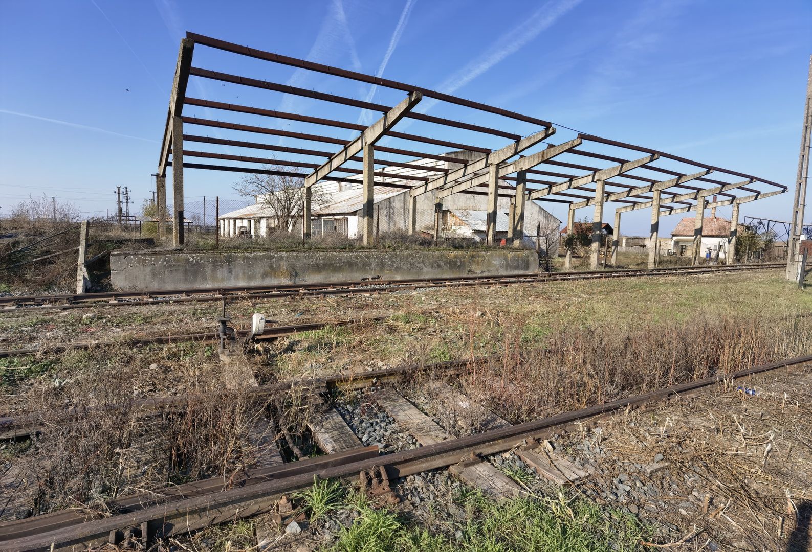 Spatiu Industrial cu rampa cale ferata - Poză 2