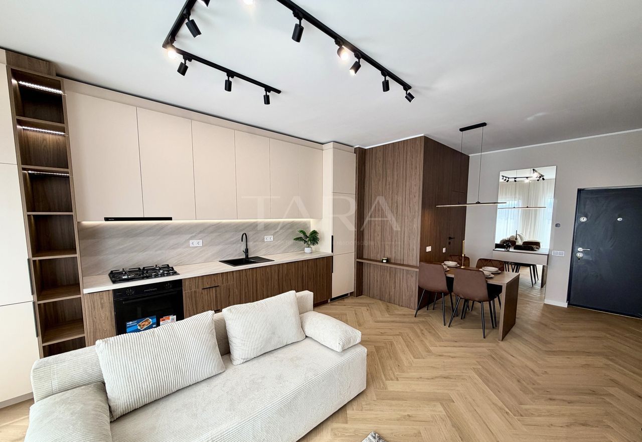 Apartament premium 2 camere, dressing, balcon, parcare subterana. - Poză 1