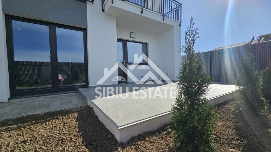 Casa noua la cheie 4 camere, 2bai, terasa, carport - Poză 1