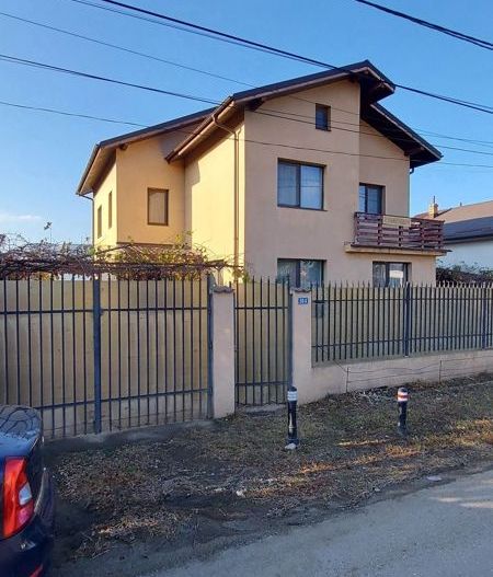 Casa comuna Berceni - Poză 1