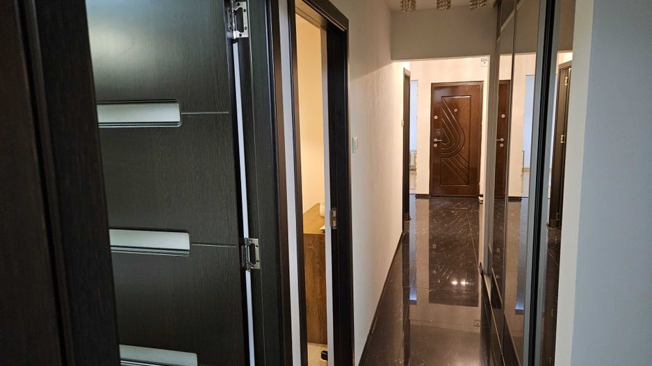 Apartament 3 camere, Modern, Parcare Privata - Renovat - Termen Lung - Poză 4