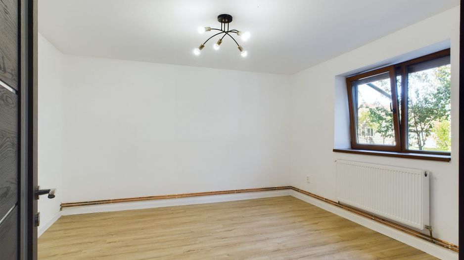 Casă cu 4 camere în Urseni, complet renovată! - Poză 9