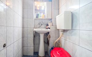 Apartament intim de 3 camere, complet mobilat și utilat + centrala - Poză 11