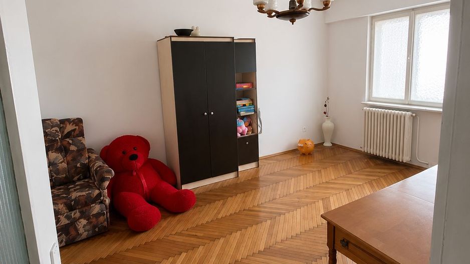 Apartament cu 4 camere de vanzare in zona Closca in Alba Iulia - Poză 1