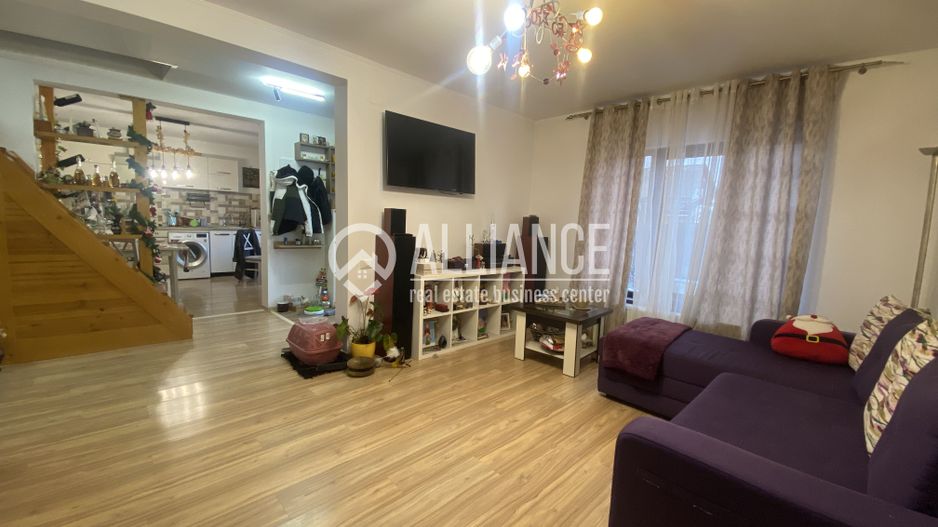 Valu lui Traian( Cod 07)  -Casă cu 3 camere (cu pod înalt amenajat) - Poză 1