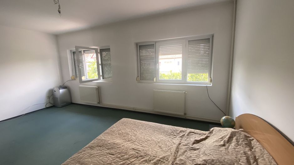 Casa de vânzare/închiriere zona Lunei - Poză 12