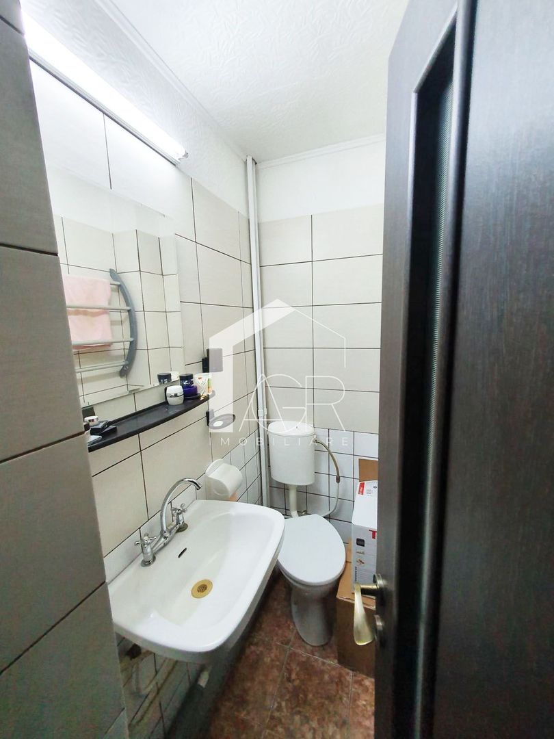 Apartament cu 3 camere, decomandat, zona Vest - Poză 13