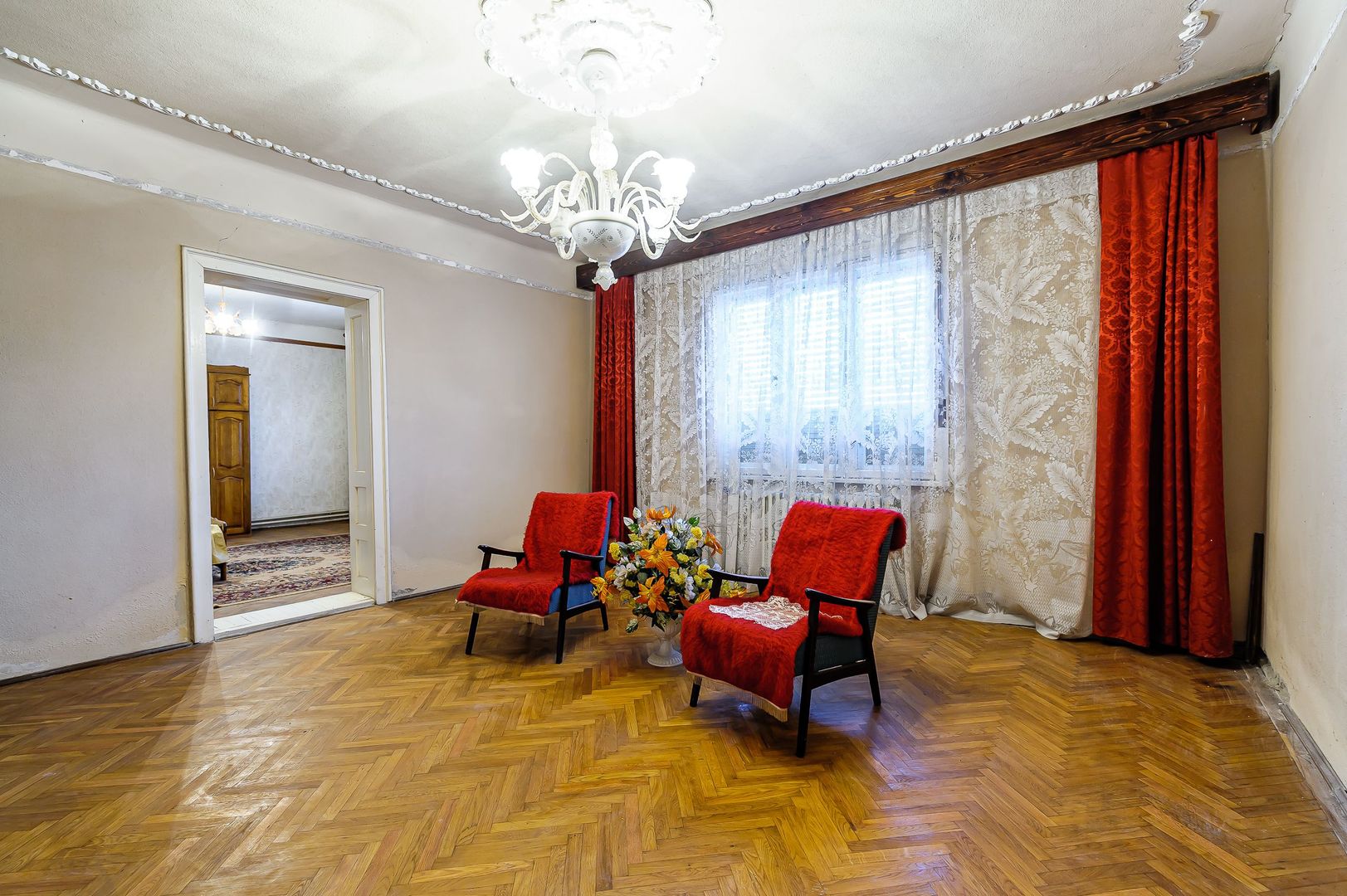 Casă frumoasă la Săvârșin - Poză 1