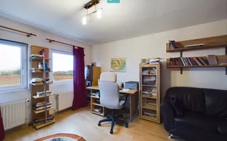 Casă situată Central în Dumbrăvița - Poză 21