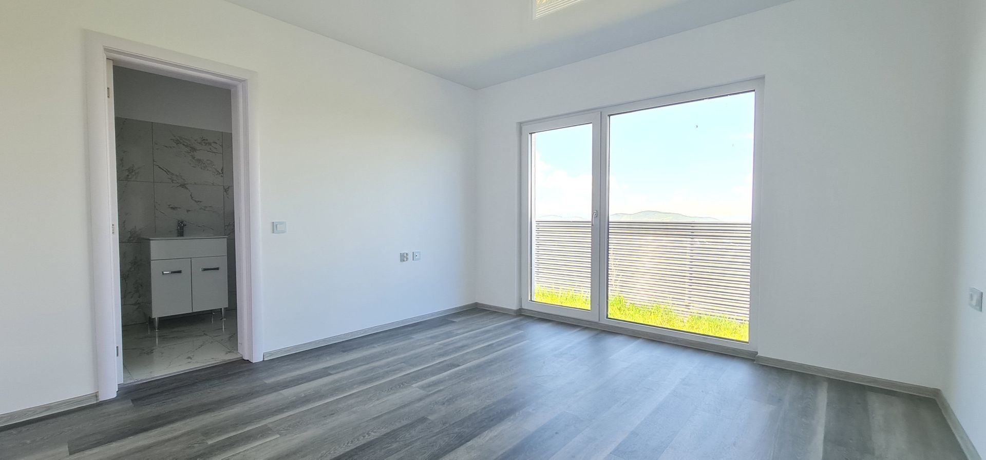 Casa 4 camere un nivel finalizata intabulata cartier Izvor Tarlungeni - Poză 3