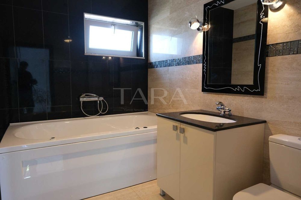 Vila de lux în Borhanci – Arhitectură deosebită, design exclusivist - Poză 15