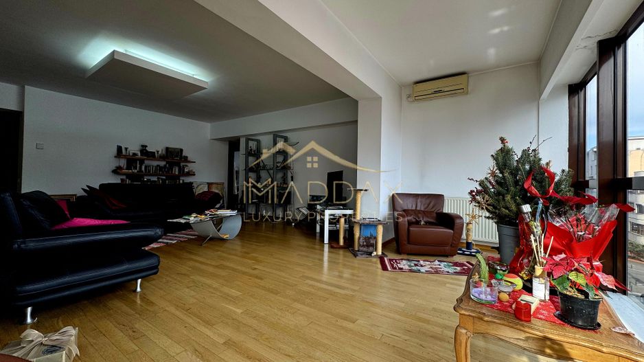Apartament Elegant de Închiriat – 5 Camere/ 3 Băi, *Arcul de Triumf* - Poză 9