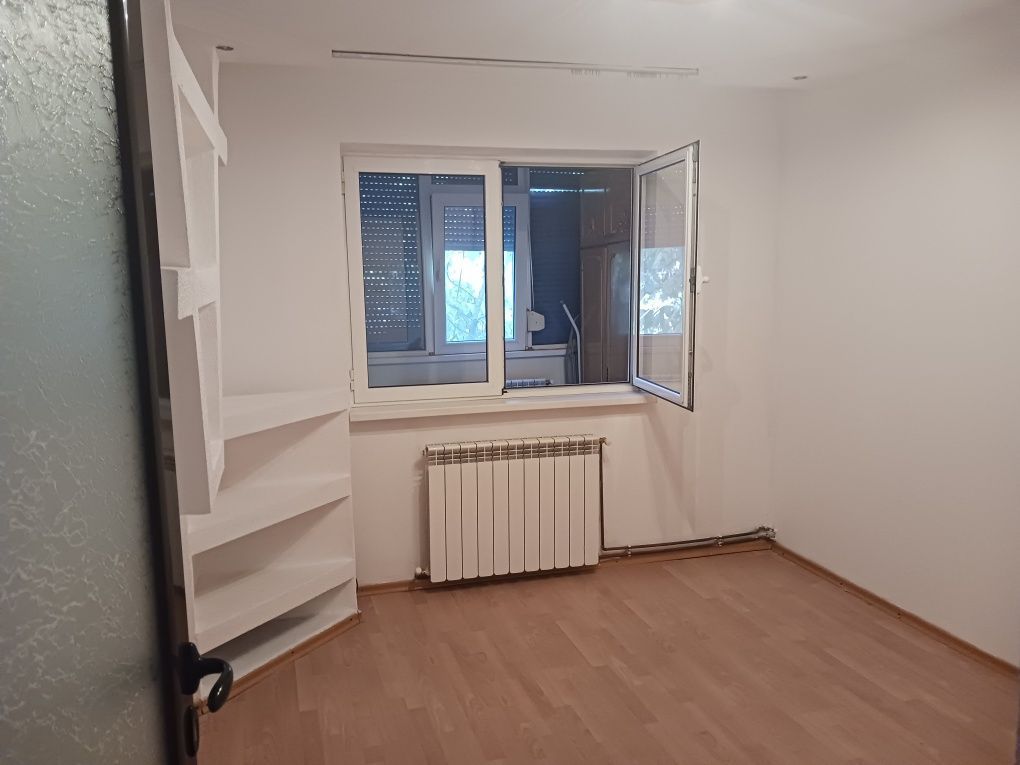 3 camere, Micro 13B,  etaj 4, bloc cu acoperis - Poză 1