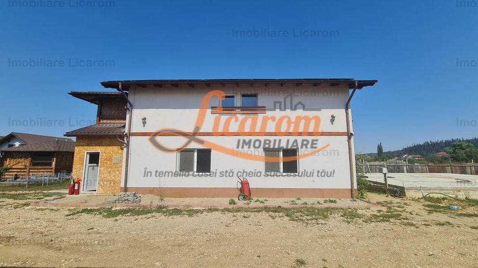 Proprietate in Cristian cu trei constructii+o fundatie,450000euro - Poză 10