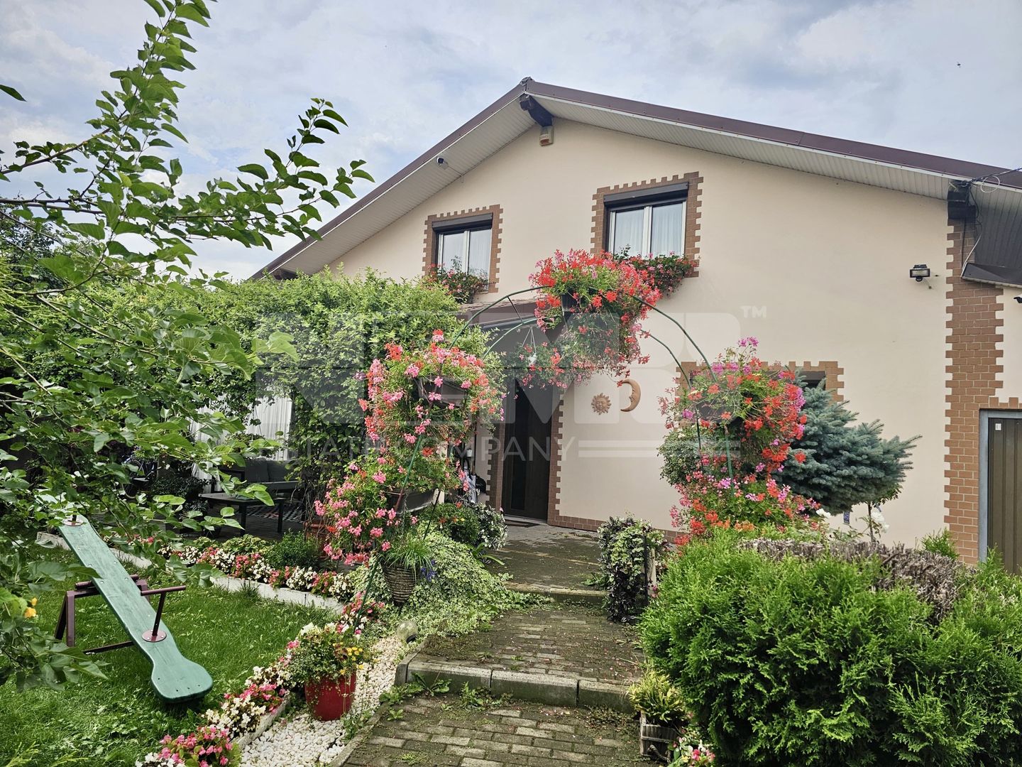 CASA 5 CAMERE | ZONA CENTRALA SAT | COMPLET UTILATA | VOITINEL - Poză 29