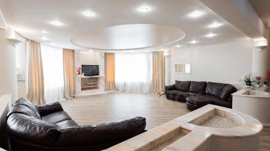 Chirie, apartament, 5 camere, strada Petru Rareș, Centru - Poză 1