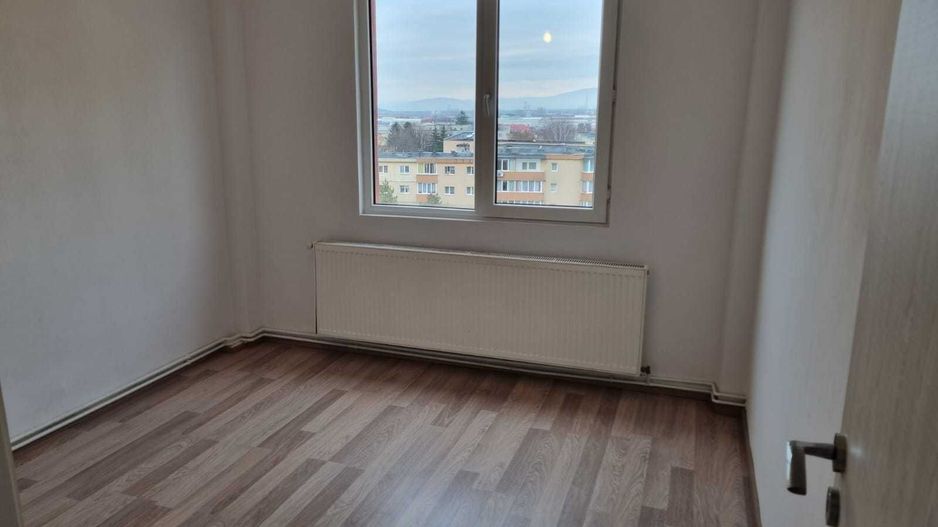 Apartament insorit, centrala termica proprie, boxa depozitare la subsol. - Poză 7