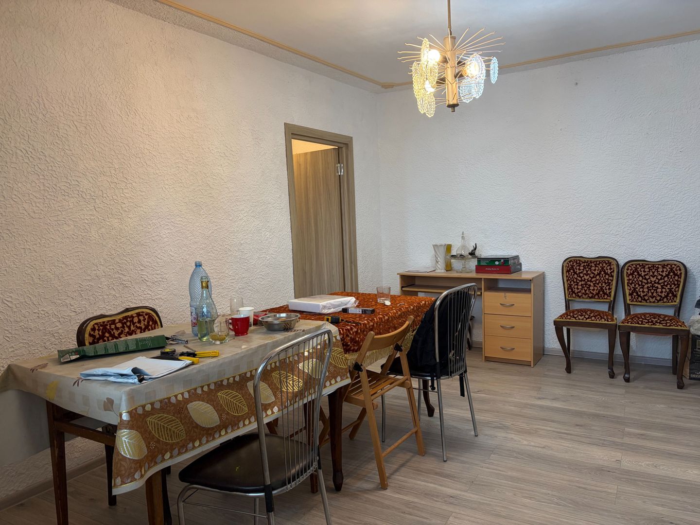 Apartament spatios cu trei camere, Aparatorii Patriei, 124.000€ - Poză 2