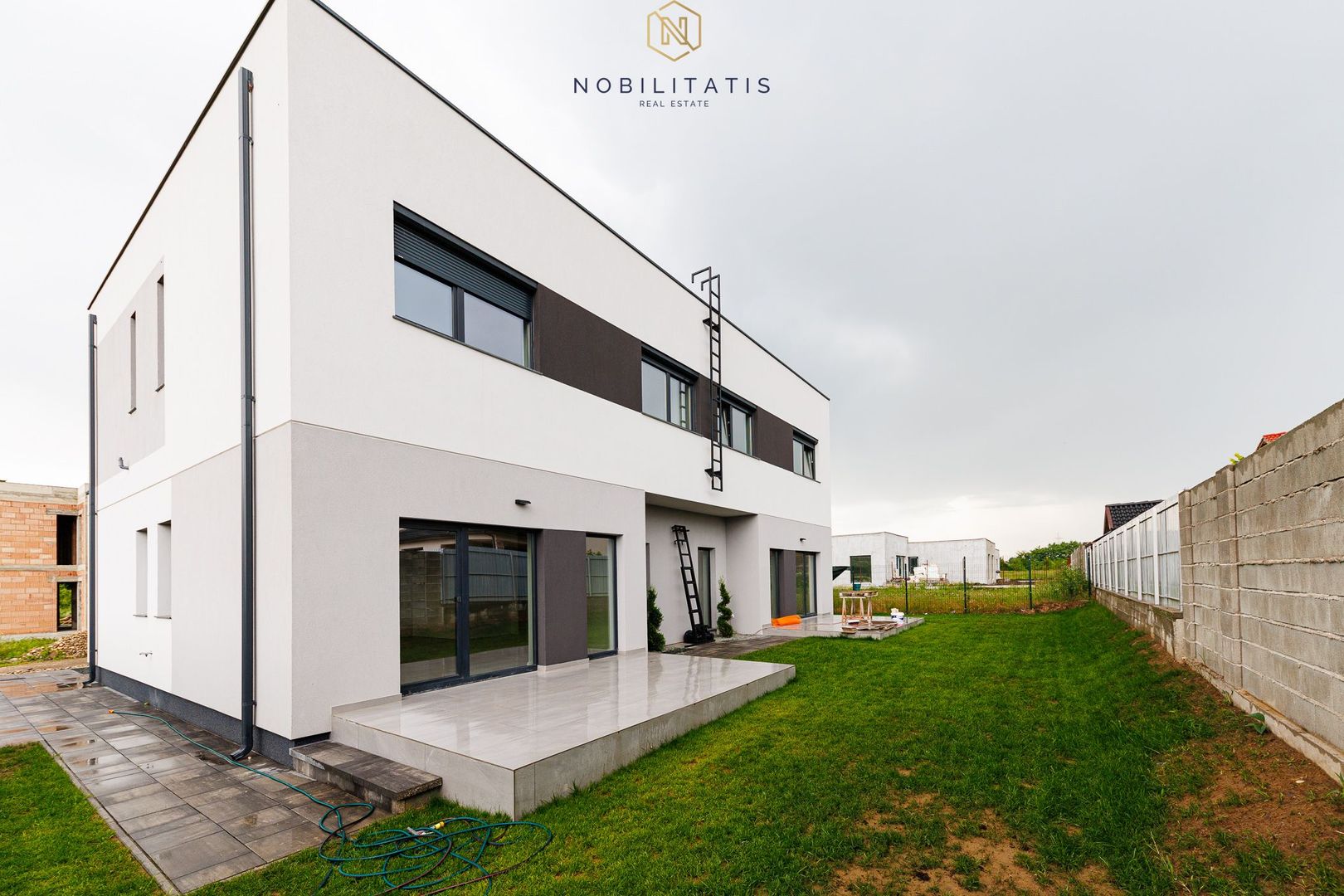 Duplex de vanzare la liziera padurii - 130 mp, 4 bai & 4 dormitoare - Poză 25