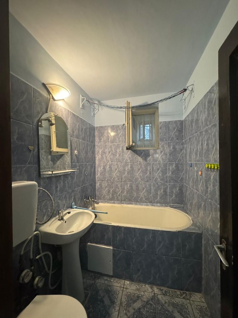 Apartament 2 camere zona Rogerius - Poză 5