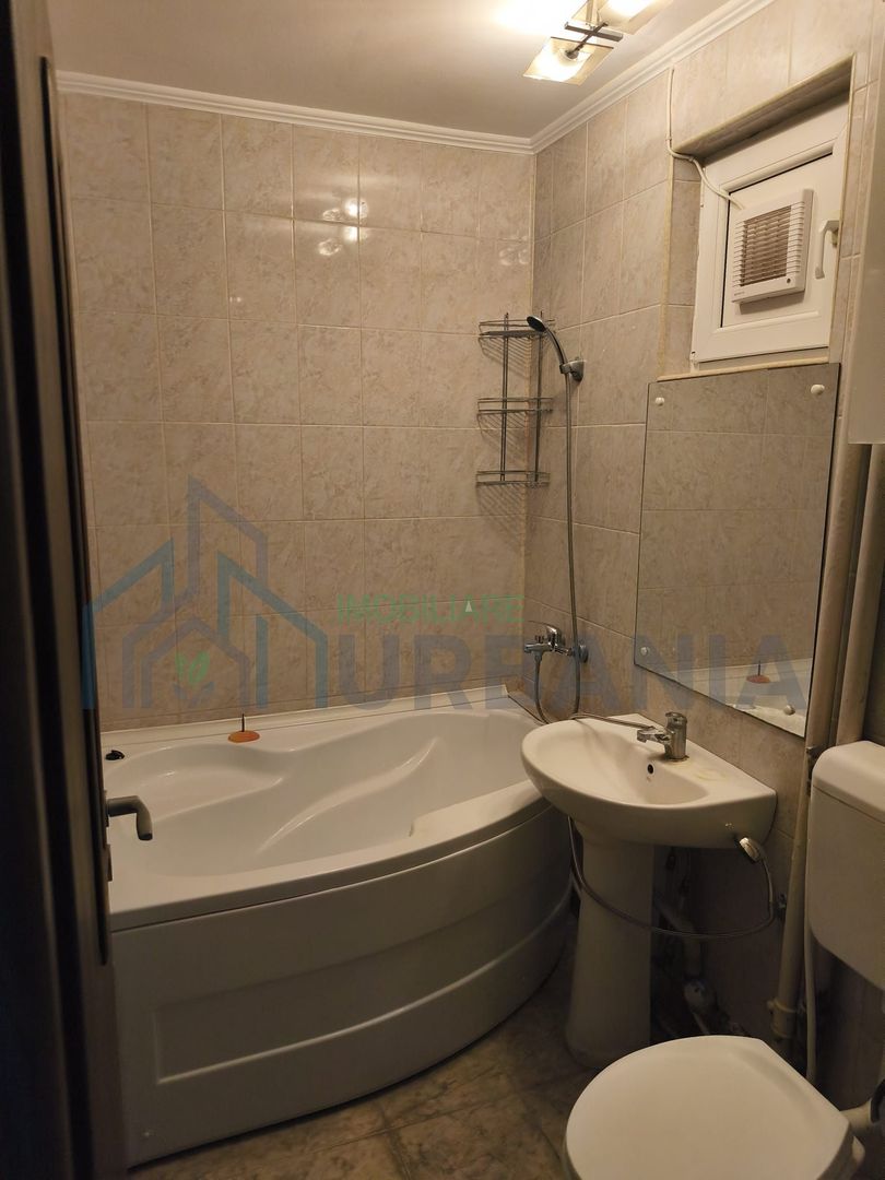 Apartament 3 camere ultracentral, etaj intermediar, lift, vedere la Parcul Starea Civila, Iasi - Poză 2