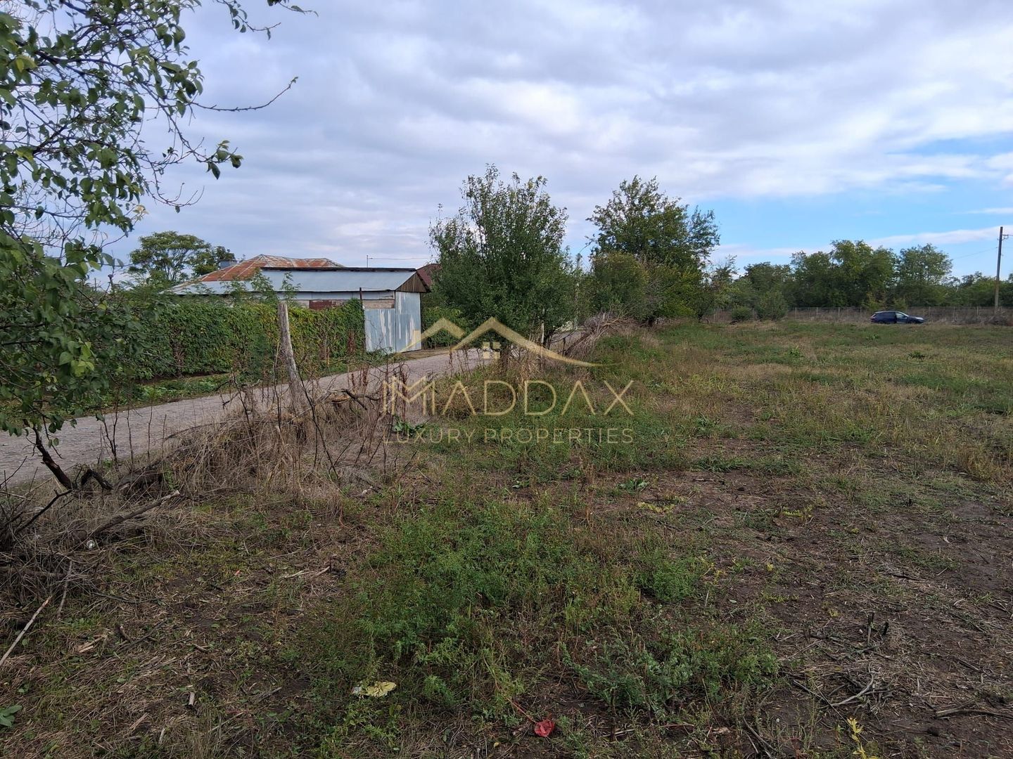 Teren investitie 2262mp // Lac Dorobantu // comuna Varasti - Poză 1