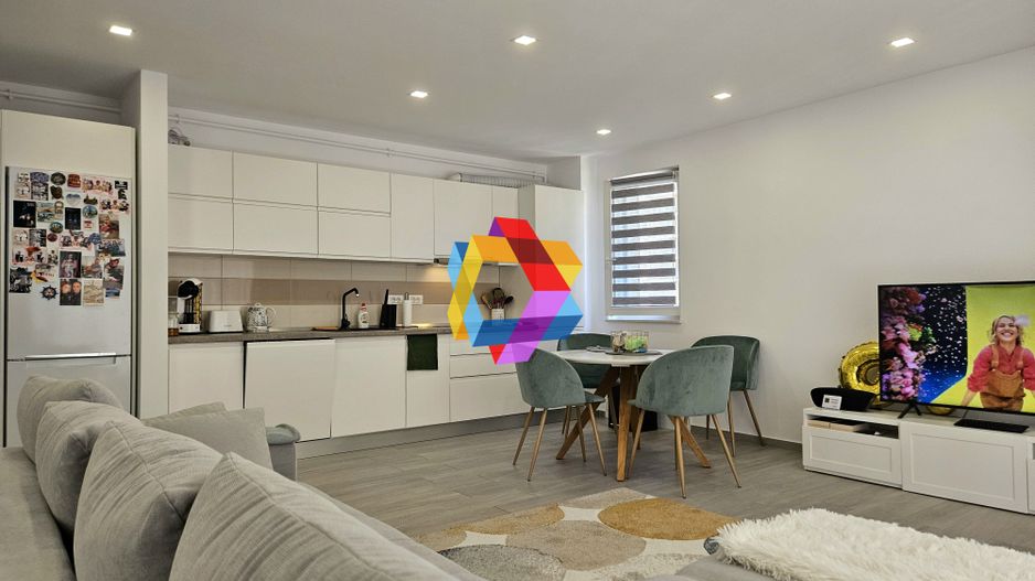 REZERVAT - Apartament trei camere, 81 mp  în zona Coresi- Urban - Poză 4
