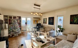 3 camere Unirii -Libertății | Vedere Parlament & Catedrală | Bloc 1992 - Poză 1