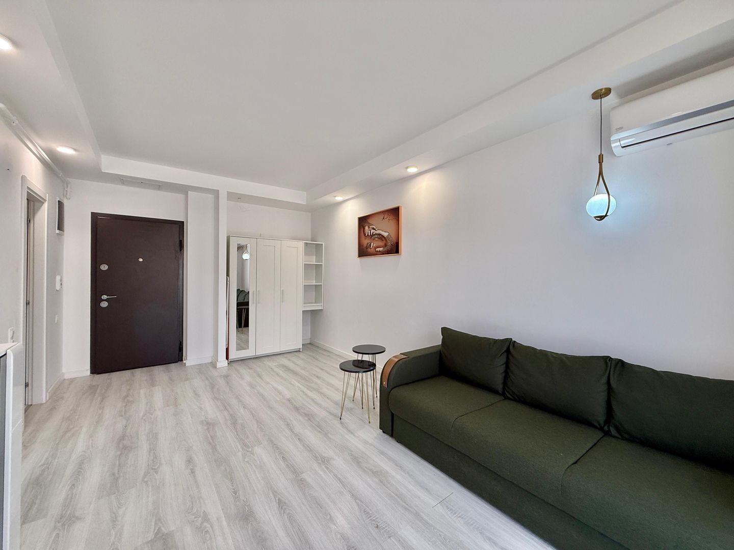 COSMOPOLIS - Apartament Tip studio cu 49 mp gradina,complet mobilat - Poză 4