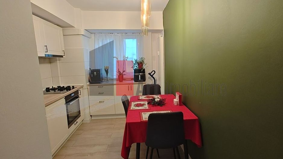 Vindem apartament 3 camere Bulevardul Iuliu Maniu zona Lujerului - Poză 3