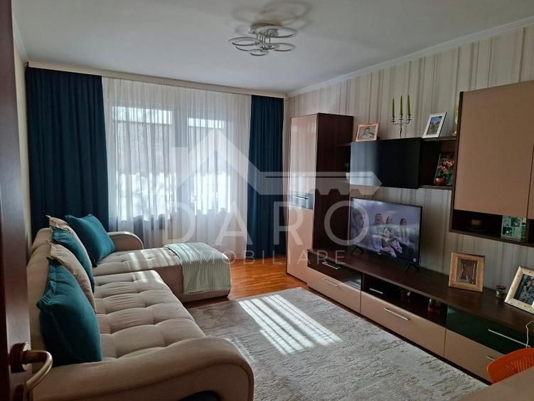 Vând apartament cu 3 camere în Tudor,strada Livezeni - Poză 5