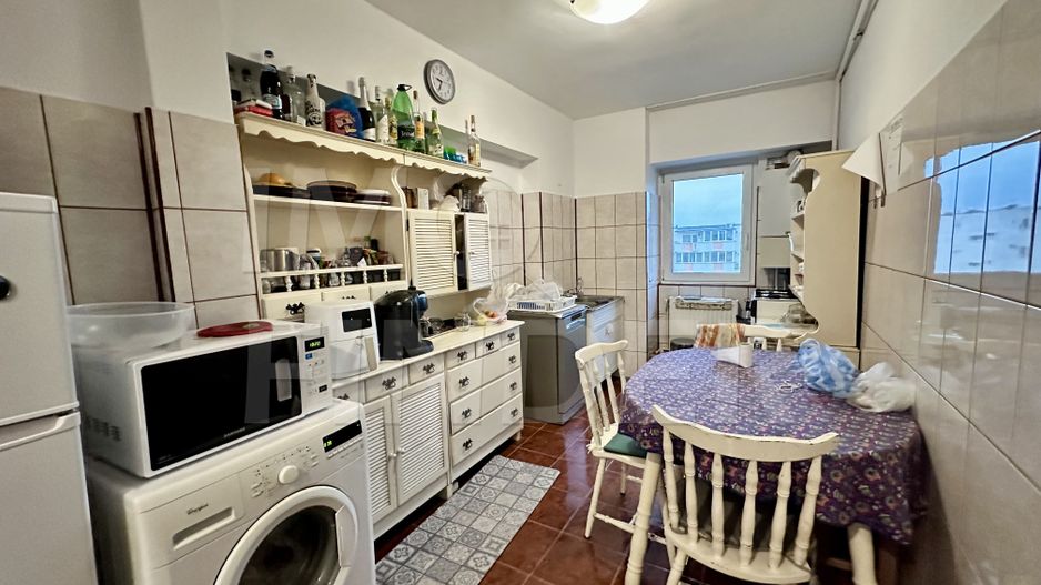 Vanzare apartament 3 camere, Marasti, 2 bai, garaj, etaj 2 - Poză 1