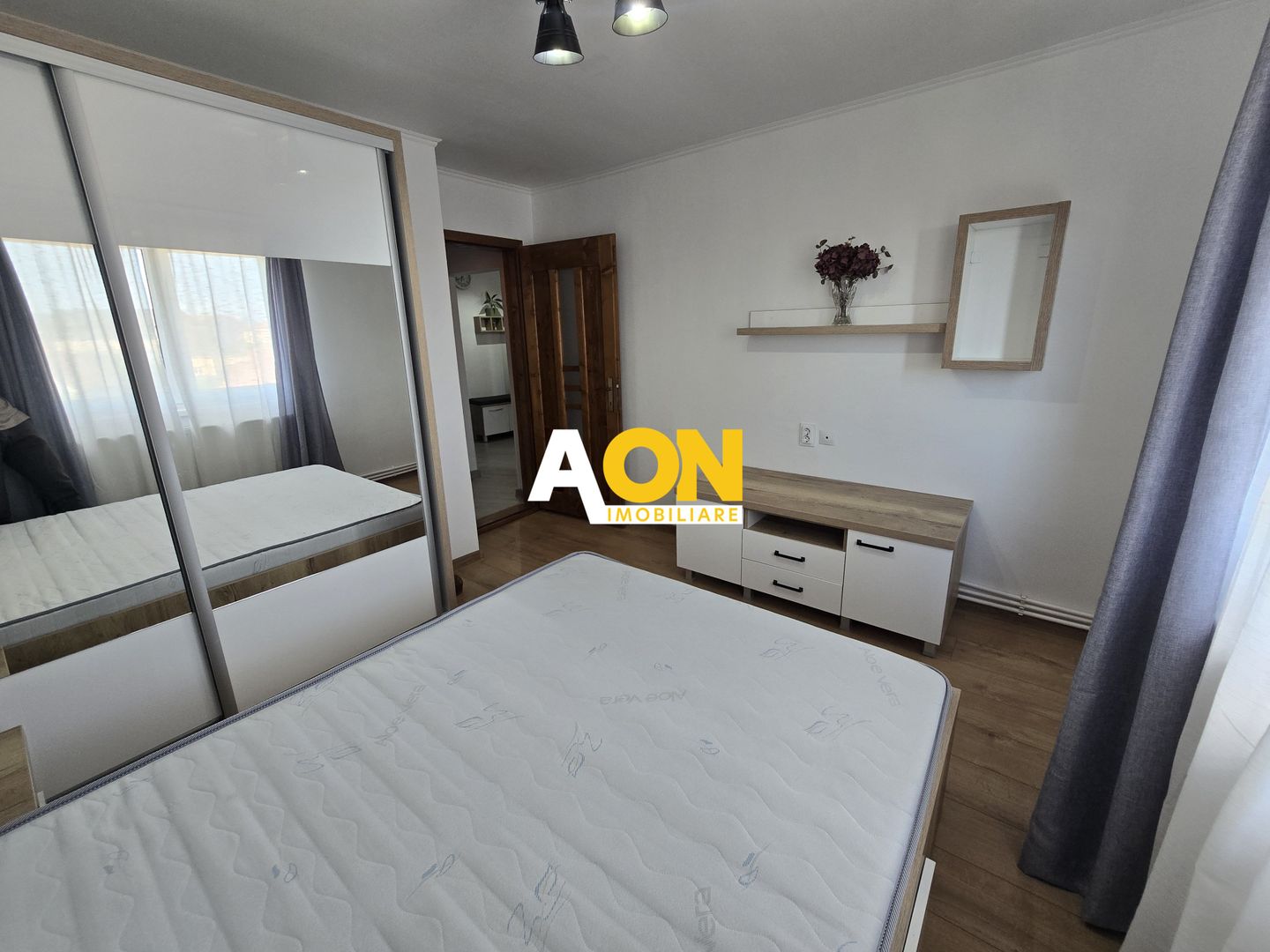 Apartament 2 Camere Decomandat Cetate, Complet Renovat si Mobilat - Poză 8