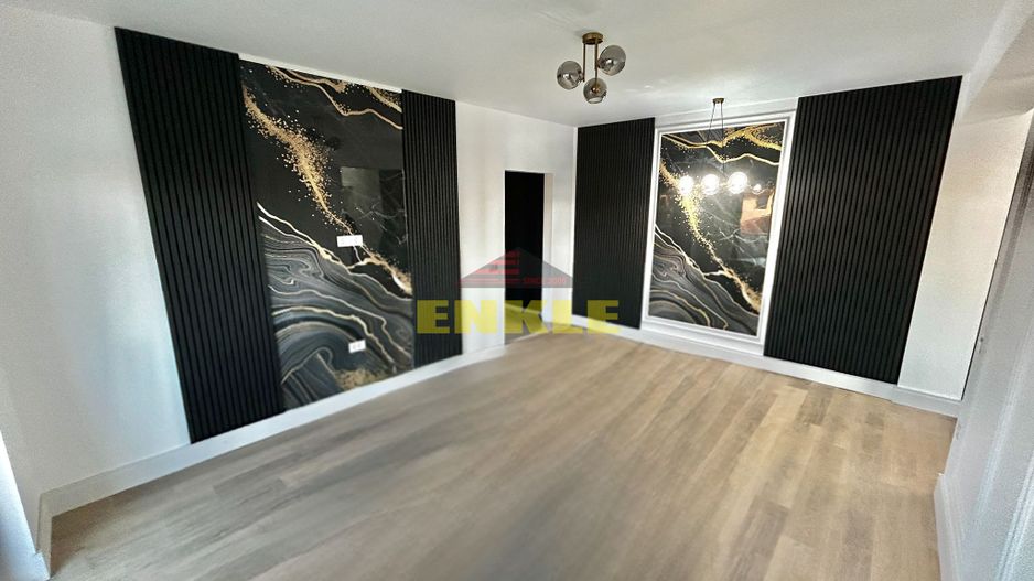 De vanzare, apartament cu 3 camere, zona Centrala - Poză 1