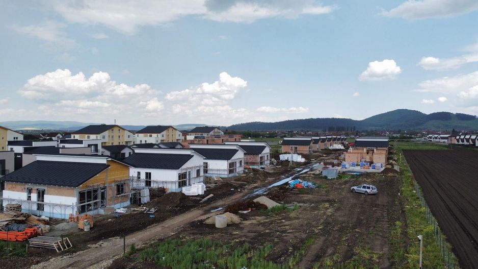 Casă/Vilă cu 4 camere la vânzare - Sânpetru - Poză 4